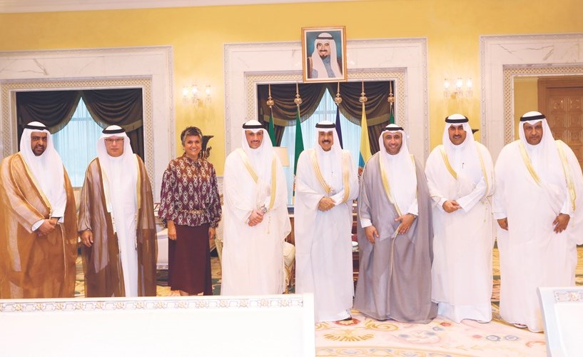سمو نائب الأمير وولي العهد الشيخ نواف الأحمد مستقبلا رئيس مجلس الأمة مرزوق الغانم ووفد الشعبة البرلمانية المشارك في الاجتماع الرابع لرؤساء البرلمانات الأوروبية - الآسيوية (يوروآسيان) بمشاركة الحميدي السبيعي وفراج العربيد ومحمد الدلال وصفاء الهاشم ومبارك الحريص وراكان النصف﻿