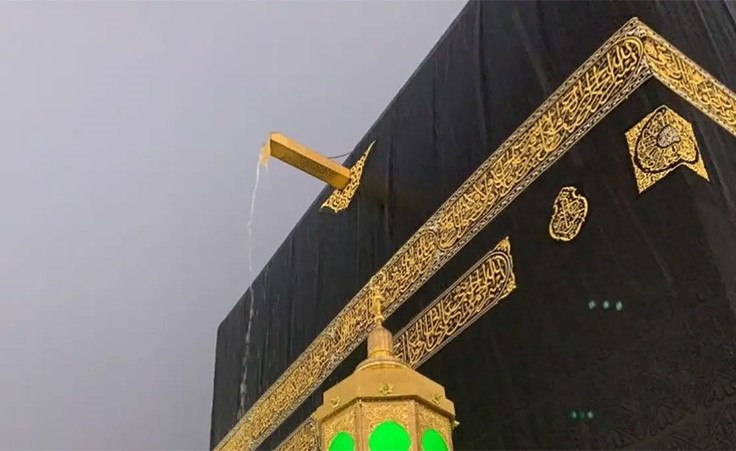 بالفيديو.. أمطار تهطل على الحرم المكي