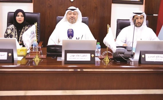 د.خالد مهدي وفالح الدوسري ونادية الهملان لدى افتتاح ورشة العمل﻿