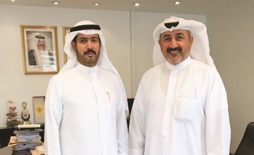 عويس السبيعي خلال زيارته د.أحمد الشطي﻿