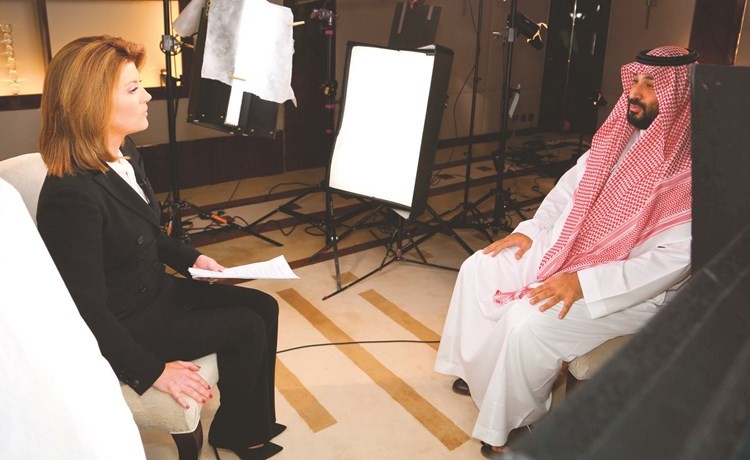 ولي العهد السعودي صاحب السمو الملكي الأمير محمد بن سلمان متحدثا مع نورا اودونيل في مقابلة برنامج 60 على قناة سي بي اس الأميركية		(رويترز)﻿
