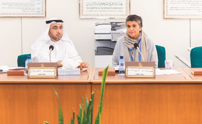صفاء الهاشم ومحمد الدلال خلال اجتماع لجنة المرأة والأسرة﻿