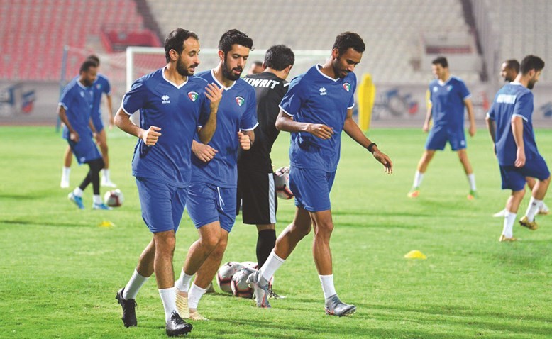 «الأزرق» يطير إلى عمّان اليوم استعداداً لموقعة الأردن