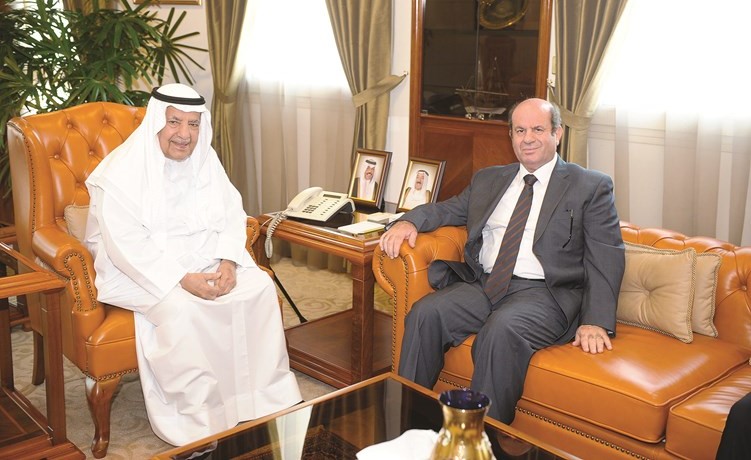 علي الغانم خلال لقائه السفير جان معكرون﻿
