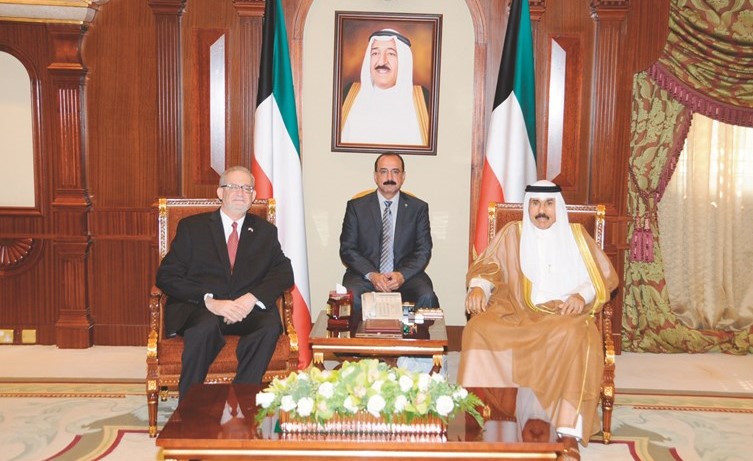 سمو نائب الأمير خلال استقباله السفير الأميركي﻿