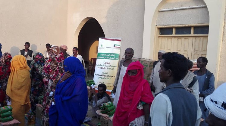 الهيئة الخيرية تدشن مخيماً لإيواء وإغاثة 500 أسرة سودانية
