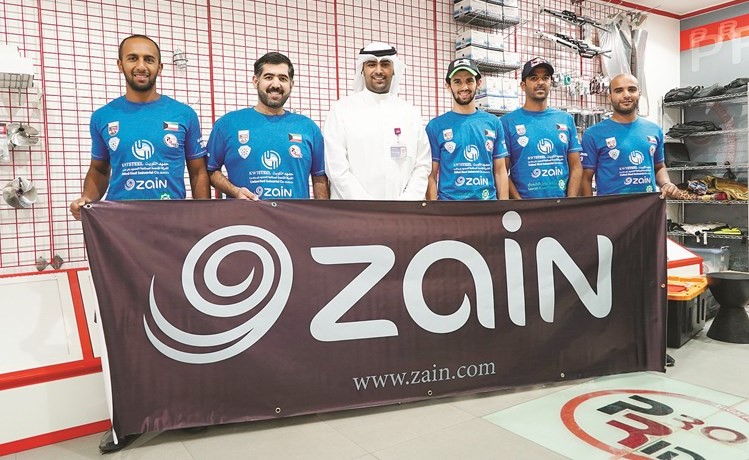 ممثل زين مع أبطال العالم﻿