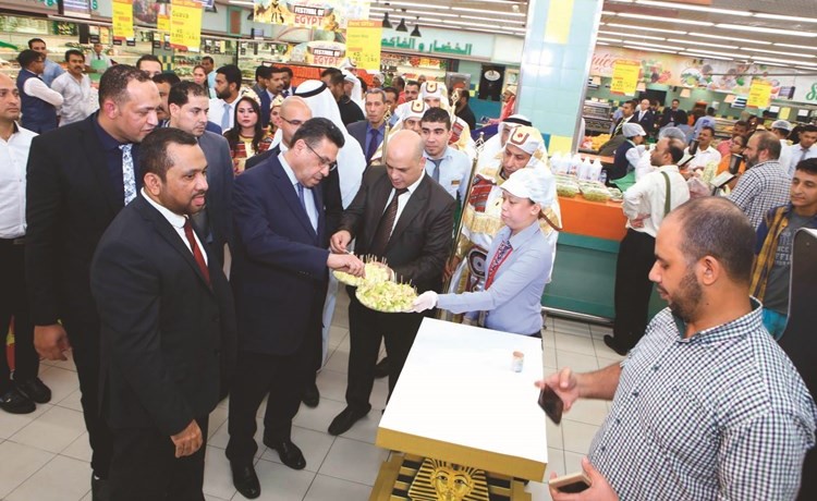 تذوق بعض المنتجات﻿
