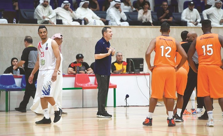 الصربي إيفان يرينتش يسعى للفوز بالدوري مع كاظمة 	(محمد هاشم)﻿