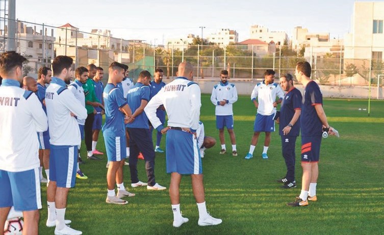 حماس كبير في تدريبات الأزرق وعناد راقب الأردن أمام سنغافورة