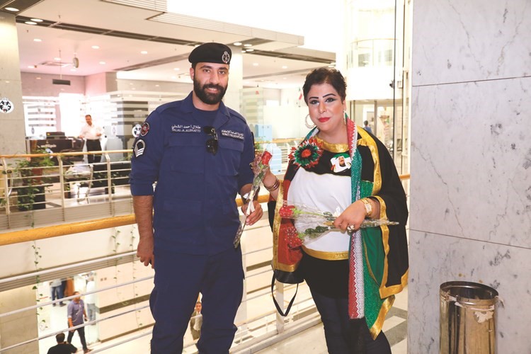 الجميع فرح بهذه المناسبة السعيدة﻿