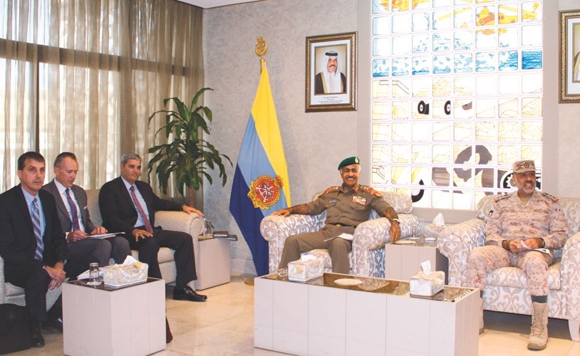 الفريق الركن محمد الخضر مستقبلا سول براسيرو بحضور الفريق الركن عبدالله النواف ﻿