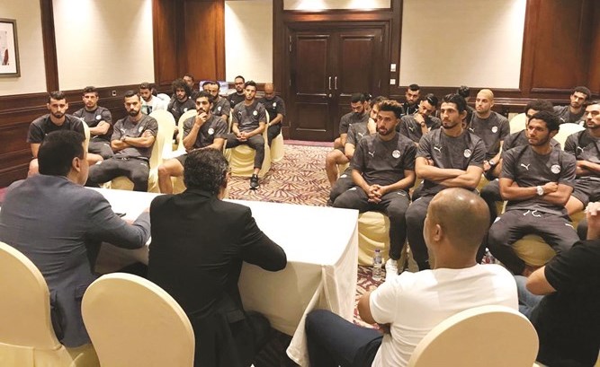 أول اجتماع للبدري مع لاعبي منتخب مصر