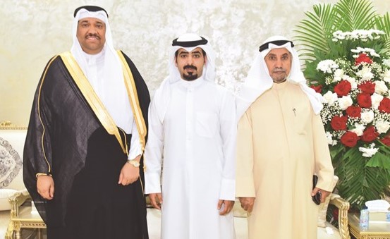 القائم بالأعمال البحريني محمد السبت يهنئ مسفر بن شليويح وم.سعد بن شليويح﻿