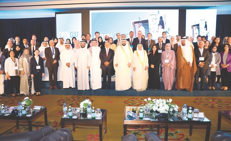 الشيخ د. باسل الصباح والمشاركون في الاجتماع الافتتاحي للمجلس الاستشاري open Gulf	(زين علام)﻿