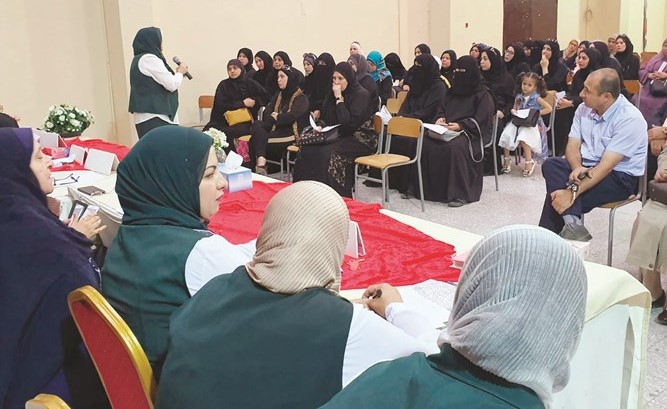اللقاء التنويري في مدرسة السفر الأهلية المتوسط والثانوية بنات تحت رعاية المدير العام لمؤسسة عبدالحميد الصانع التعليمية نبيلة الصانع