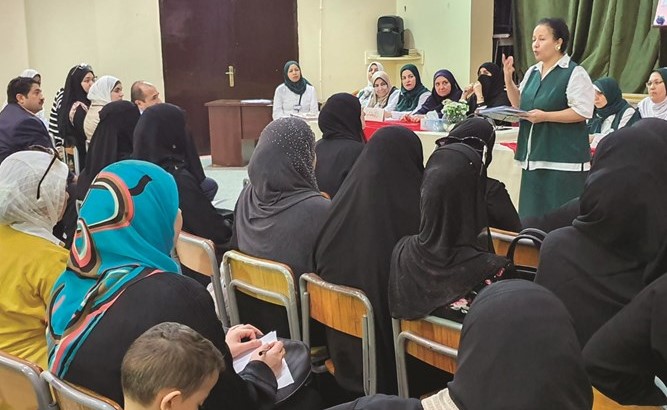 اللقاء التنويري في مدرسة السفر الأهلية المتوسط والثانوية بنات تحت رعاية المدير العام لمؤسسة عبدالحميد الصانع التعليمية نبيلة الصانع