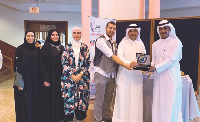 عمادة شؤون الطلبة تقيم حملة توعوية «كويت الإنسانية»