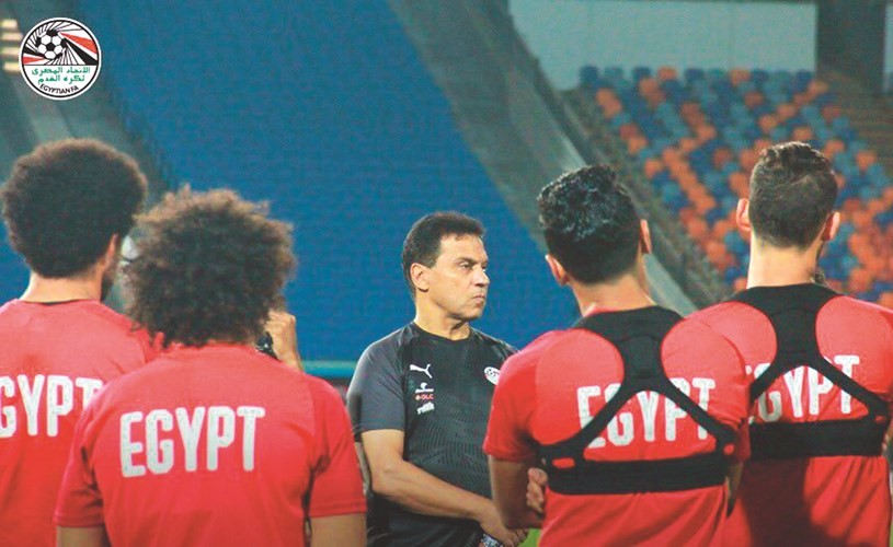 حسام البدري خلال تدريب المنتخب الأول بالاسكندرية﻿