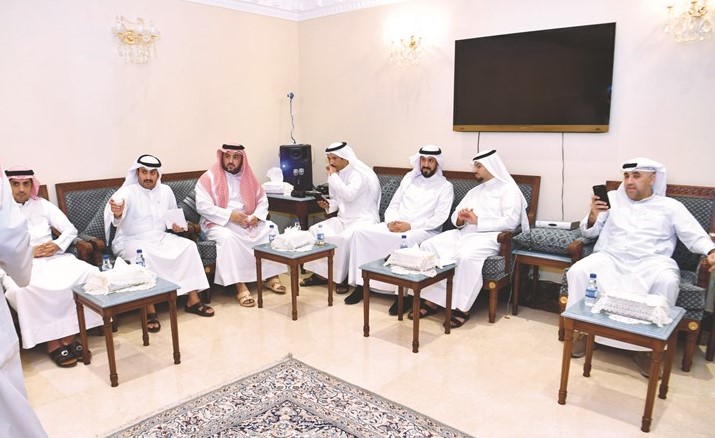 جانب من الحضور في الندوة التي نظمتها حملة ناطر بيت	(قاسم باشا)﻿