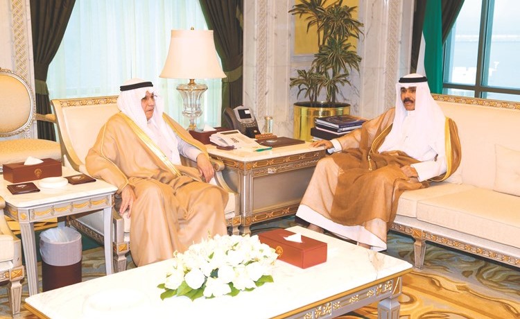 سمو نائب الأمير خلال استقباله الشيخ خالد الجراح ﻿