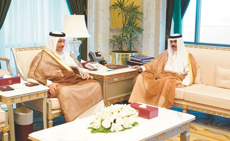 سمو نائب الأمير وولي العهد الشيخ نواف الأحمد مستقبلا سمو الشيخ جابر المبارك ﻿