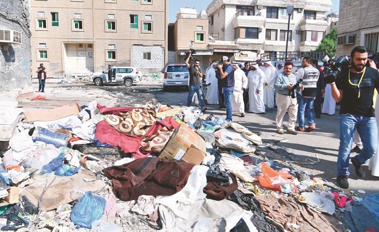 المخالفات الجسيمة أكبر من حصرها في سكن العزاب حيث تمتد إلى البنية التحية ومخالفات الكهرباء ومشاكل الصرف والنظافة 	(قاسم باشا)﻿