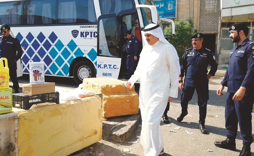 رصد مواد تموينية تباع في الشارع﻿