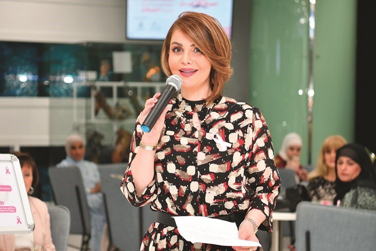 الإعلامية سودابة علي متحدثة خلال الفعالية﻿