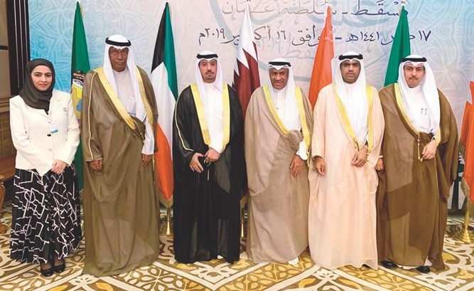 المستشار ضرار العسعوسي مع وفد الكويت في الاجتماع﻿