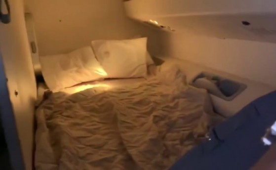 بالفيديو.. طيار سعودي يصور غرفة نوم الطيارين في الجو.. هذه مواصفاتها فهل تتخيل مكانها؟