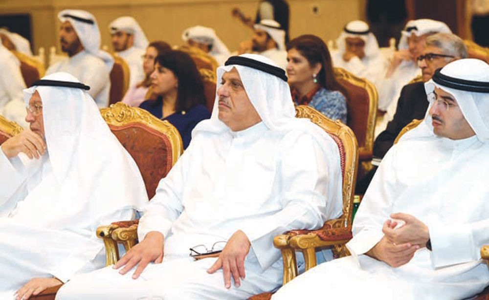 الشيخ أحمد دعيج الصباح وماجد العجيل وأحمد باقر في مقدمة الحضور خلال ندوة مركز «ريكونسنس» بعنوان «الصين ودول الخليج: وجهة نظر الولايات المتحدة الأميركية»