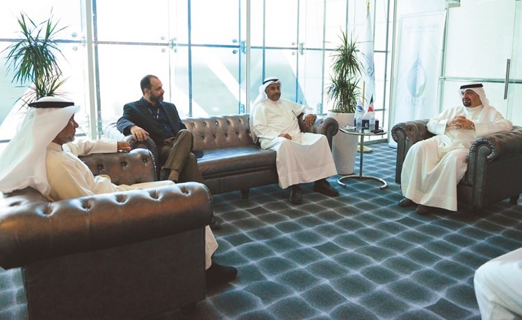 د.وليد صالح بوحمرا خلال لقائه مع جمال النصرالله وخالد الخليفي ﻿