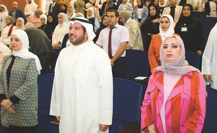 الشيخ عبدالله الأحمد وم.مها البغلي وسميرة الكندري في مقدمة الحضور﻿