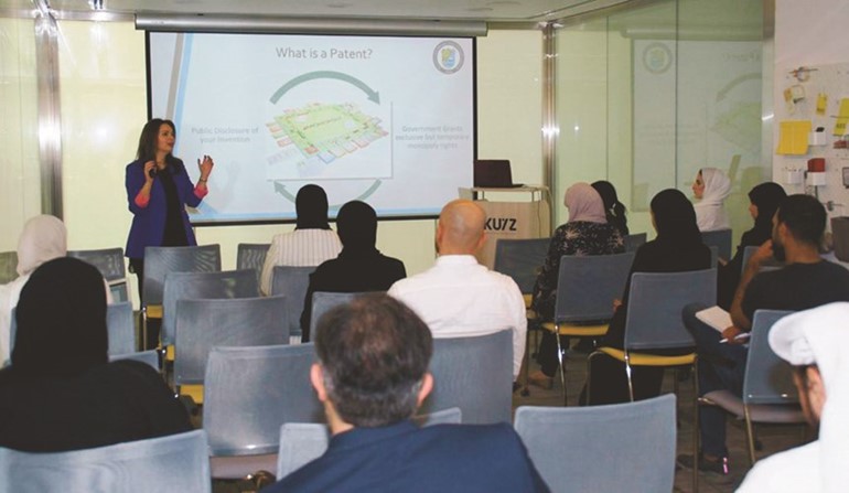 «الجامعة» نظمت ورشة عمل التسويق التجاري «للبحث العلمي»