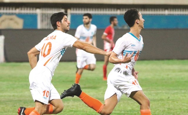 فرحة عبدالله الجزاف وعبدالله الشرهان بهدف الفوز لكاظمة﻿