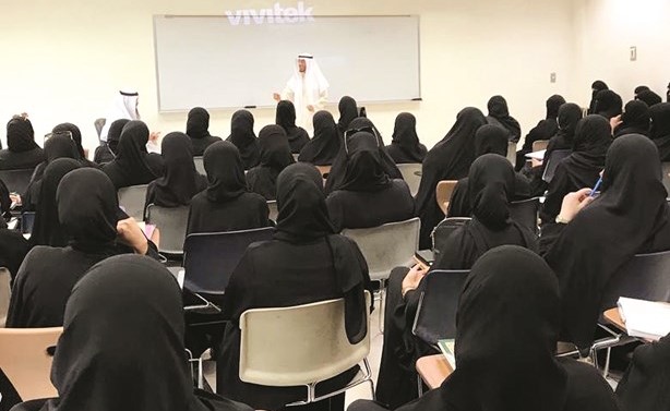 حضور كبير في المحاضرة﻿