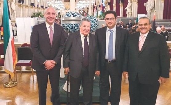  سفيرنا لدى النمسا وعلي الغانم ورباح الرباح خلال المنتدى	(كونا)﻿