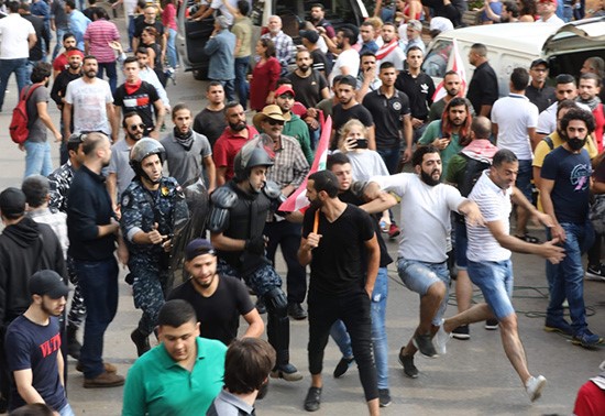 بالفيديو.. حسن نصر الله يحذر من فوضى وحرب أهلية في حال حدوث فراغ في السلطة