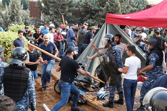 بالفيديو.. حسن نصر الله يحذر من فوضى وحرب أهلية في حال حدوث فراغ في السلطة