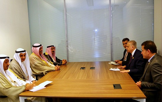 الشيخ صباح الخالد خلال اجتماعه مع وزير الخارجية العراقي 