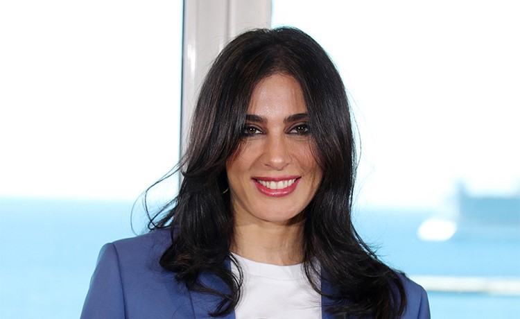 بالفيديو.. نادين لبكي لشباب لبنان: انزلوا بدنا نكون 3 ملايين