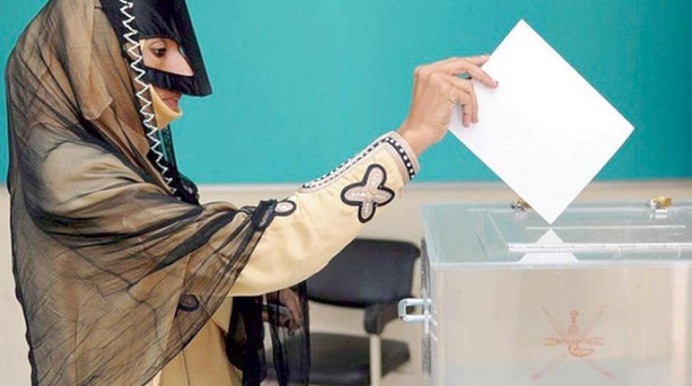 العمانيون ينتخبون اليوم مرشحيهم بمجلس الشورى