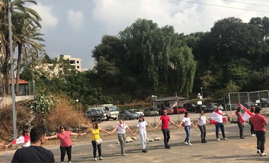 سلسلة بشرية من جنوب لبنان إلى شماله في اليوم الحادي عشر من الاحتجاجات الشعبية