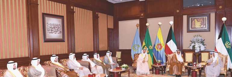 صاحب السمو الأمير خلال استقباله رئيس وأعضاء المجلس الأعلى للقضاء﻿