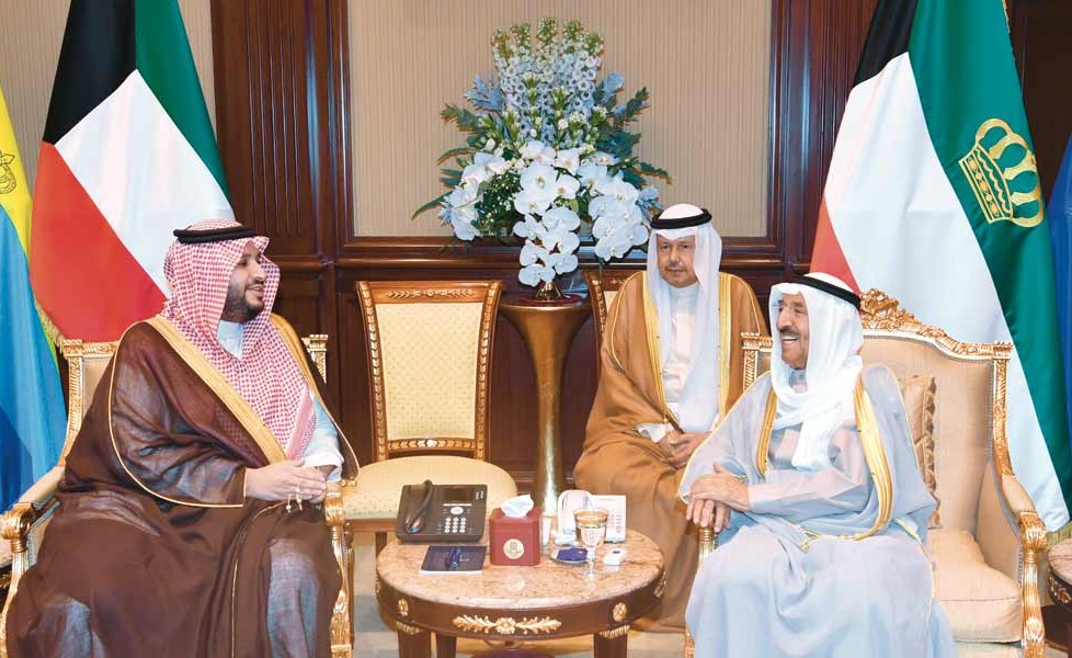صاحب السمو الأمير الشيخ صباح الأحمد مستقبلا صاحب السمو الملكي الأمير تركي بن محمد بن فهد