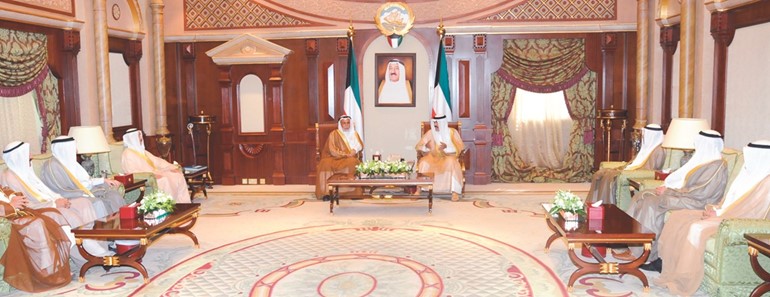 سمو ولي العهد الشيخ نواف الأحمد مستقبلا رئيس وأعضاء المجلس الأعلى للقضاء ﻿