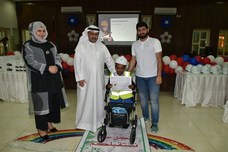 تكريم الأطفال المشاركين في الورشة