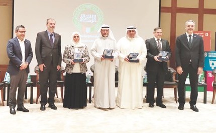 المشاركون من الهيئات والمنظمات الحكومية والقطاع الخاص بالمنتدى