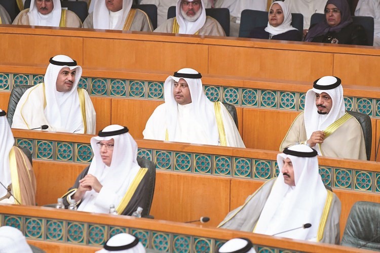ماجد المطيري والحميدي السبيعي وثامر السويط وسعد الخنفور ومبارك الحريص﻿